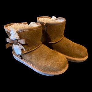 Koolaburra by UGG for Kids preloved size 13 (US) barely used like new